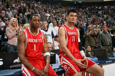 里尔年轻中场布阿迪被多家豪门关注，转会呼声高，期待其未来成为新星。（里尔小将布阿迪获多豪门青睐，转会热度高涨，未来新星可期）